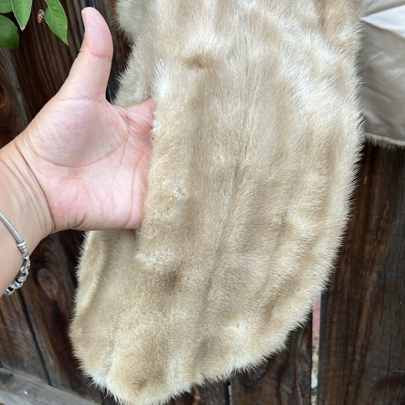 Vintage Robinson California  authentic fur over the shoulder coat.❤️ - Picture 17 of 17